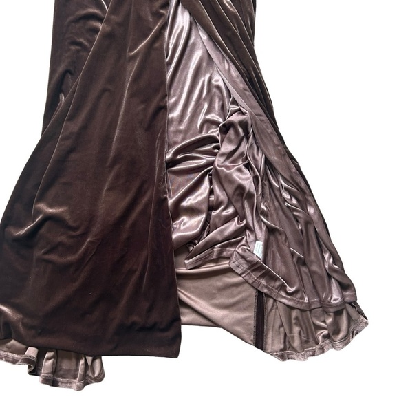 Revelry Vera Velvet Dress long sleeve v neck brown maxi size 6 glam Whimsigoth - Picture 6 of 12